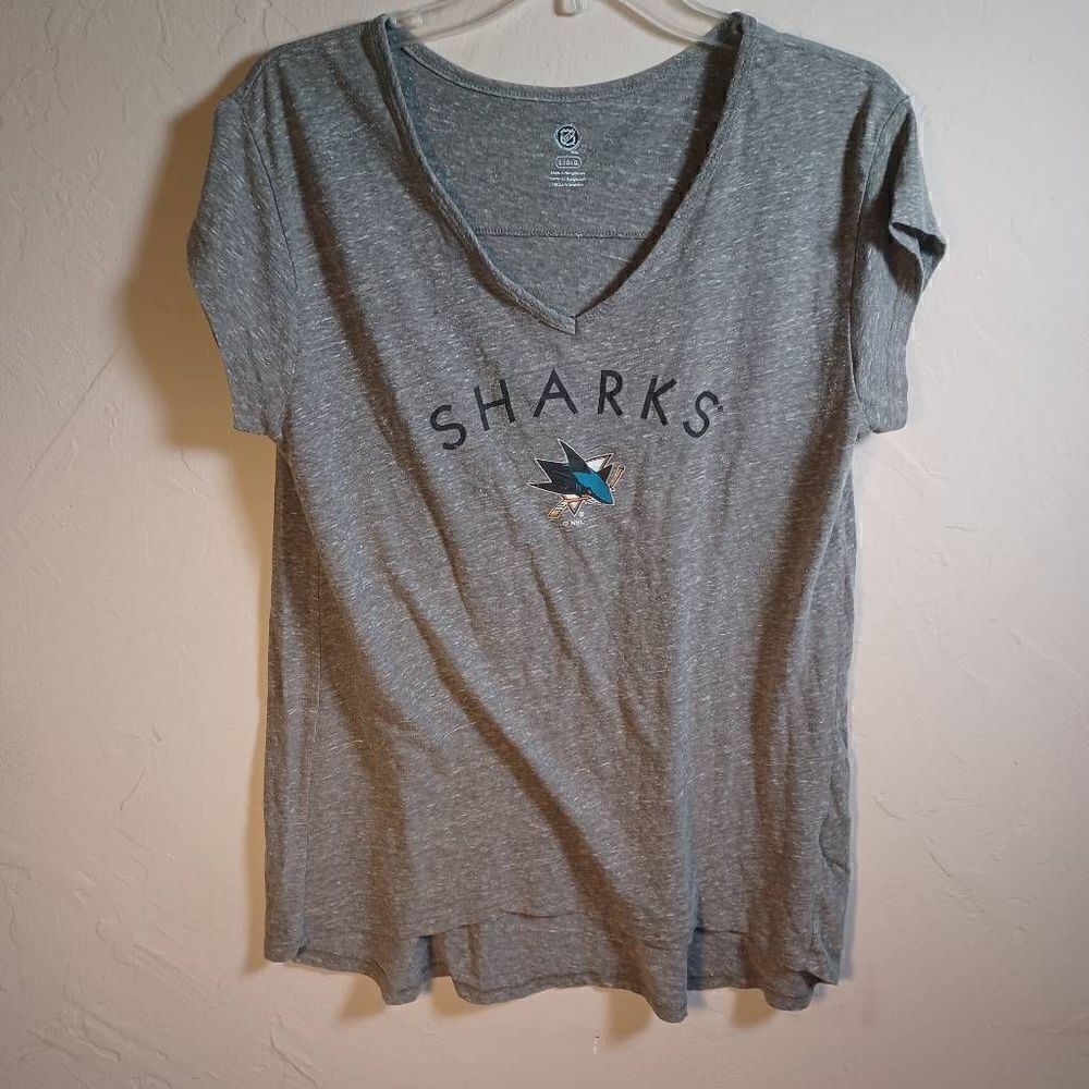 OFFICIAL NHL SHARKS SHORT SLEEVE T SHIRT BURNOUT V NECK LARGE